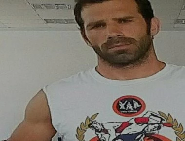 Κωνσταντίνος Τσεπάνης... επί 2! Φωτογραφίζεται με τον αδελφό του - Τί αποκαλύπτει για την καταγωγή του (φωτό)